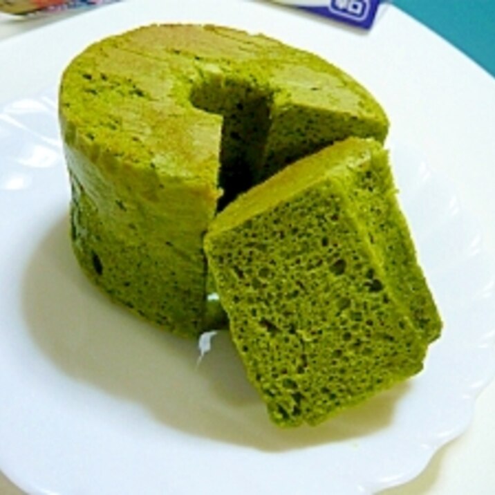 ホットケーキミックスのグリーンティシフォン